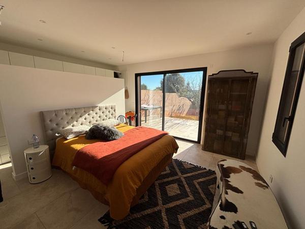 Villa contemporaine avec vue