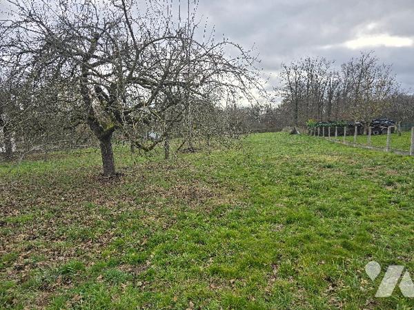 Terrain à bâtir de 2160 m2, situé à Serbannes.