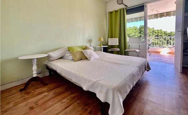 A VENDRE SUR GOSIER JOLIE PROPRIETE VILLA T5 +BUNGALOW T2 AVEC PISCINE VUE MER