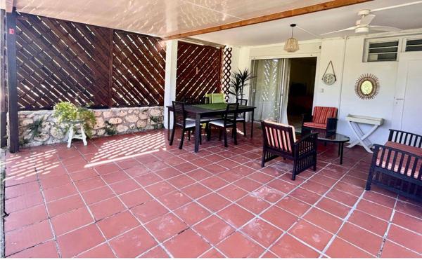 A VENDRE SUR GOSIER JOLIE PROPRIETE VILLA T5 +BUNGALOW T2 AVEC PISCINE VUE MER