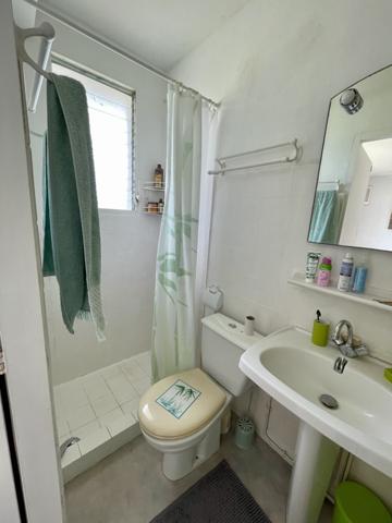 A VENDRE SUR GOSIER JOLIE PROPRIETE VILLA T5 +BUNGALOW T2 AVEC PISCINE VUE MER