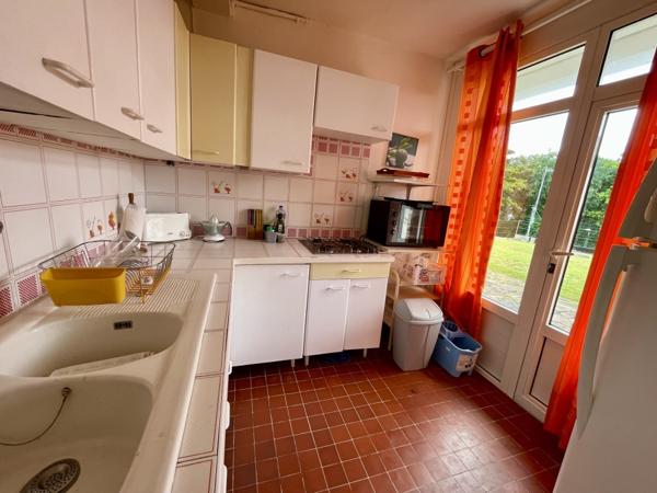 A VENDRE SUR GOSIER JOLIE PROPRIETE VILLA T5 +BUNGALOW T2 AVEC PISCINE VUE MER