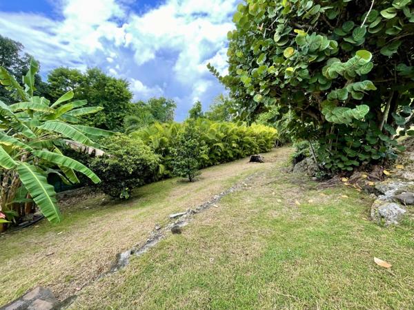 A VENDRE SUR GOSIER JOLIE PROPRIETE VILLA T5 +BUNGALOW T2 AVEC PISCINE VUE MER