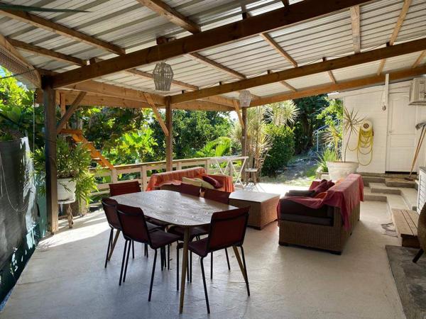 A VENDRE SUR GOSIER JOLIE PROPRIETE VILLA T5 +BUNGALOW T2 AVEC PISCINE VUE MER
