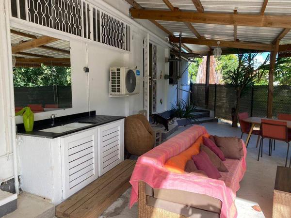 A VENDRE SUR GOSIER JOLIE PROPRIETE VILLA T5 +BUNGALOW T2 AVEC PISCINE VUE MER