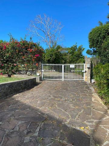 A VENDRE SUR GOSIER JOLIE PROPRIETE VILLA T5 +BUNGALOW T2 AVEC PISCINE VUE MER