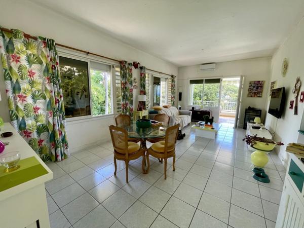 A VENDRE SUR GOSIER JOLIE PROPRIETE VILLA T5 +BUNGALOW T2 AVEC PISCINE VUE MER