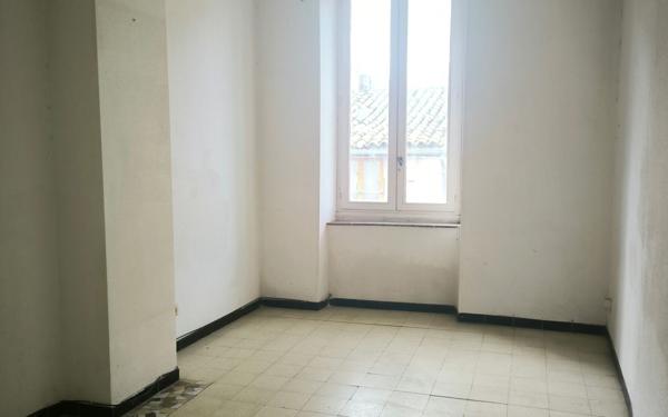 Immeuble à vendre    4 pièces •  Limoux