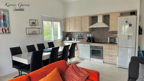 SANARY SUR MER - APPARTEMENT DE TYPE 3 - PARKING PRIVATIF