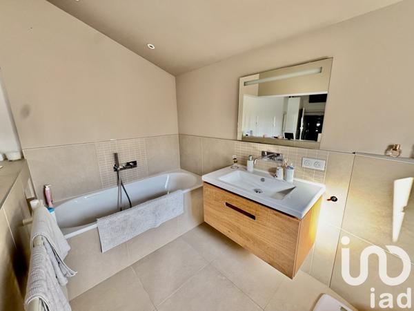 Maison 4 pièces de 117 m² à Rezé (44400)