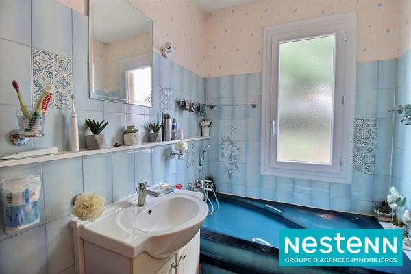 Maison 5 pieces, plain-pied, traversante 69330 MEYZIEU