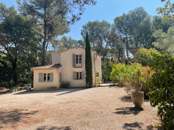Maison de caractère à vendre 6 pièces AIX EN PROVENCE (13)