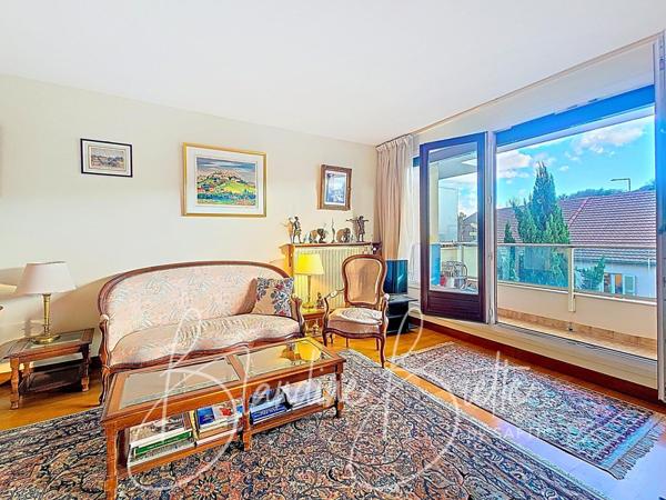 Appartement familial avec piscine et tennis