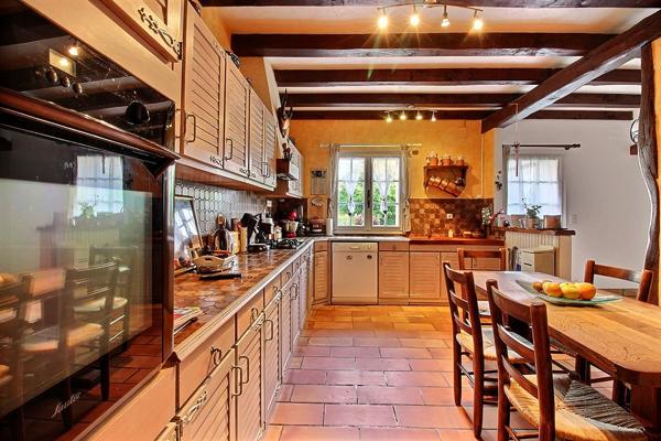 Matha, Maison - 7 piece(s) - 190 m2, 225 000  HAI