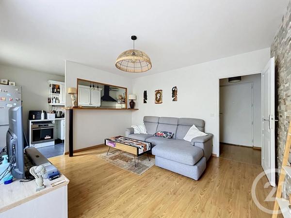 Appartement F3 à vendre  3 pièces - 65 m 2   COMPIEGNE  - 60