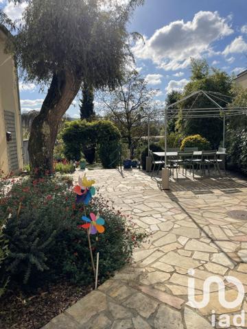 Maison 9 pièces de 250 m² à Bures-sur-Yvette (91440)