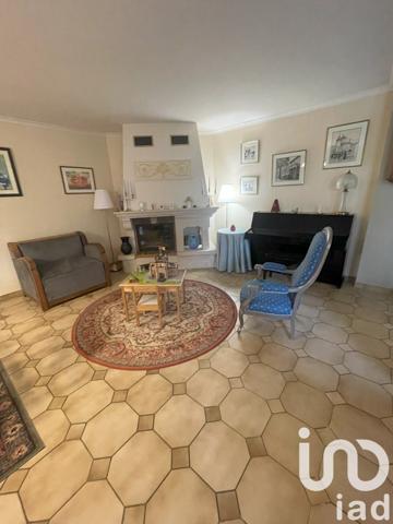 Maison 9 pièces de 250 m² à Bures-sur-Yvette (91440)