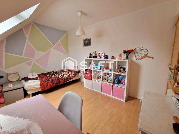 Maison individuelle + sous-sol/ 3 chambres