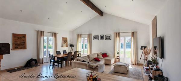 Maison de plain pied avec piscine