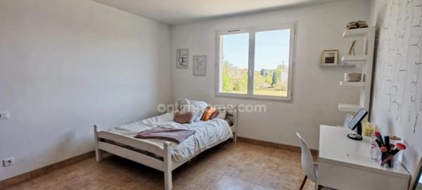 Maison de plain pied avec piscine