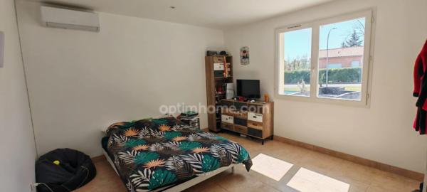 Maison de plain pied avec piscine