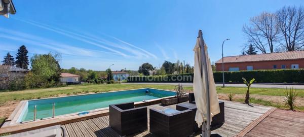 Maison de plain pied avec piscine