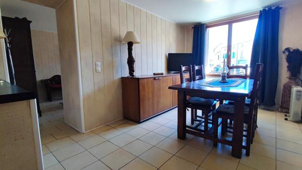 Maison de bourg avec grange attenante et fort potentiel!