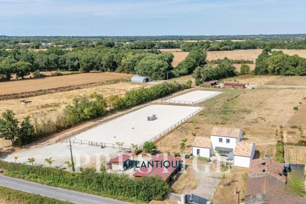 PORNIC - BORD DE MER - LA GELTIÈRE - 150M2 HABITABLES - 40 718 M2 TERRAIN