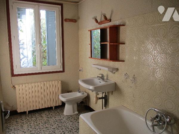 Maison d'habitation, 104m² hab., terrain 1805m²