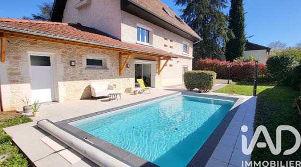 Maison à vendre 7 pièces 197 m² Saint-Genis-Laval