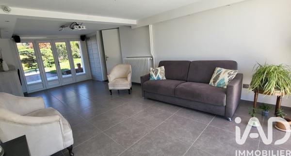 Maison à vendre 7 pièces 197 m² Saint-Genis-Laval