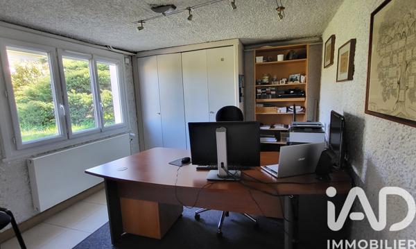 Maison à vendre 7 pièces 197 m² Saint-Genis-Laval