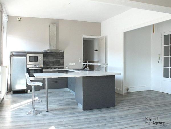 Appartement à LE CHAMBON-FEUGEROLLES, 42500 - 5 pièces 135m²