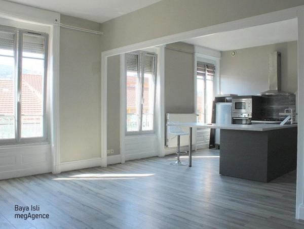 Appartement à LE CHAMBON-FEUGEROLLES, 42500 - 5 pièces 135m²