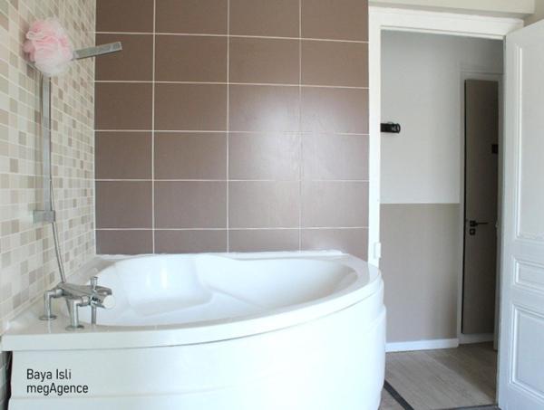 Appartement à LE CHAMBON-FEUGEROLLES, 42500 - 5 pièces 135m²