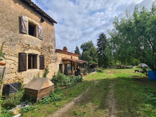 Corps de ferme rénové avec dépendance