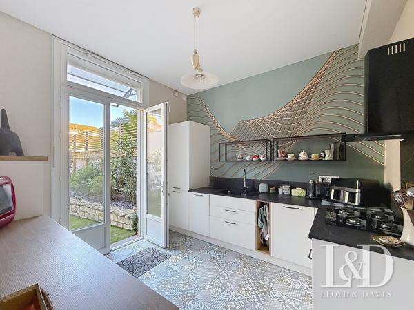 ROYAN HYPER CENTRE :  maison de ville 122 m², 3 chambres avec jardin et garage