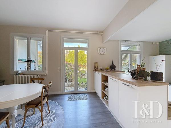 ROYAN HYPER CENTRE :  maison de ville 122 m², 3 chambres avec jardin et garage