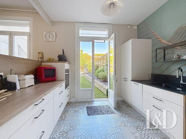 ROYAN HYPER CENTRE :  maison de ville 122 m², 3 chambres avec jardin et garage