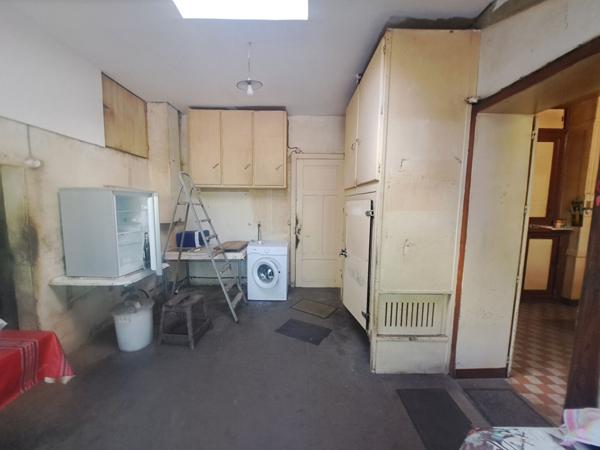 ANCIEN RESTAURANT- HOTEL A VILLAINES SOUS MALICORNE