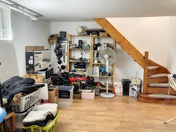 Centre-ville de Saumur : maison avec cour et garage