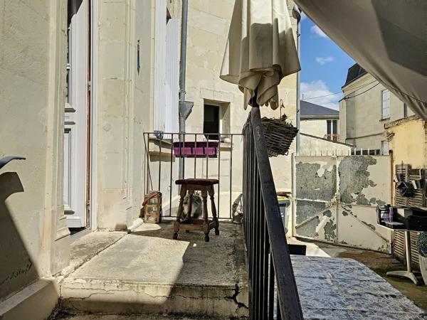 Centre-ville de Saumur : maison avec cour et garage