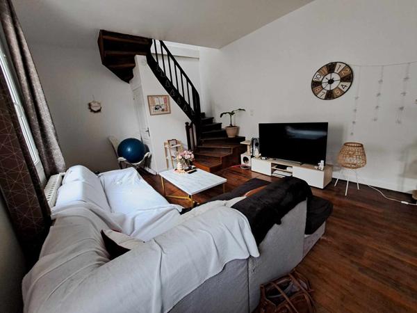 Centre-ville de Saumur : maison avec cour et garage