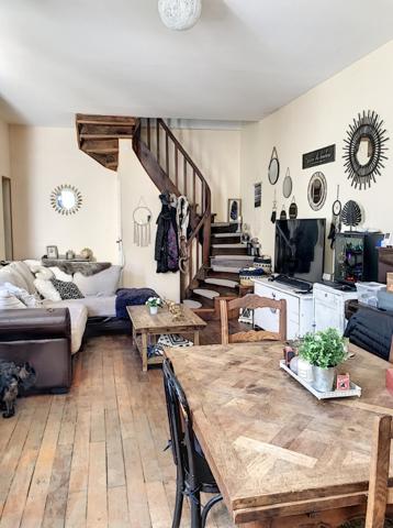 Centre-ville de Saumur : maison avec cour et garage