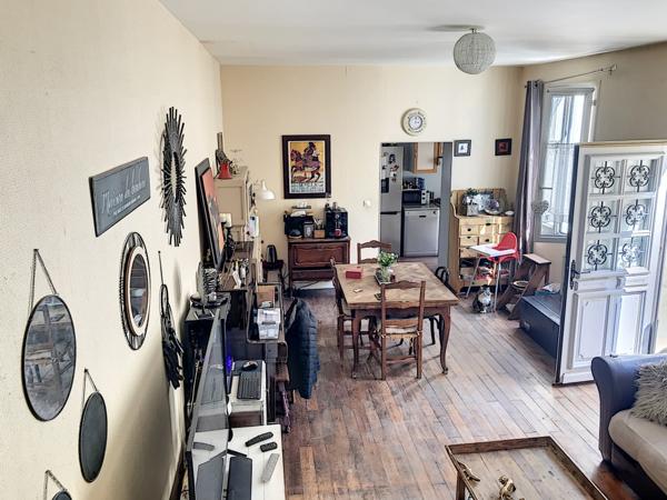 Centre-ville de Saumur : maison avec cour et garage