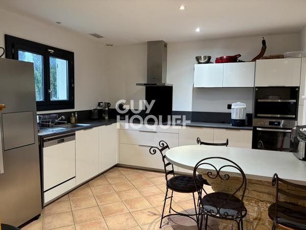 Villemoustaussou - Maison 145 m² 5 chambres, garage, piscine sur terrain 1890 m²