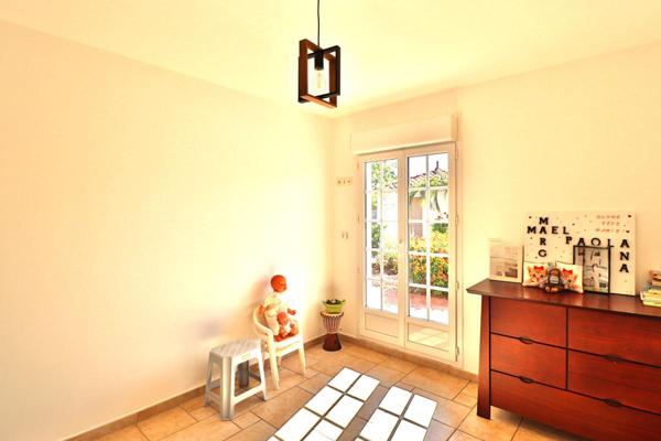 VILLA T5 4 FACES DE 134M² + PISCINE + DEPENDANCE SUR UN TERRAIN DE 1799M²