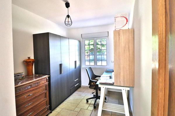 VILLA T5 4 FACES DE 134M² + PISCINE + DEPENDANCE SUR UN TERRAIN DE 1799M²