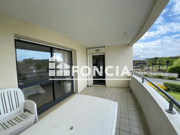 Location Appartement meublé 3 pièces 62.02 m² - 19 RUE PAUL EMILE VICTOR La Rochelle 17000
