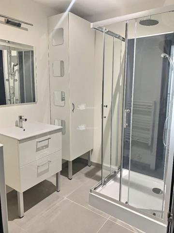 Appartement T3 à louer au 8 ème et dernier étage - Blancarde, Marseille